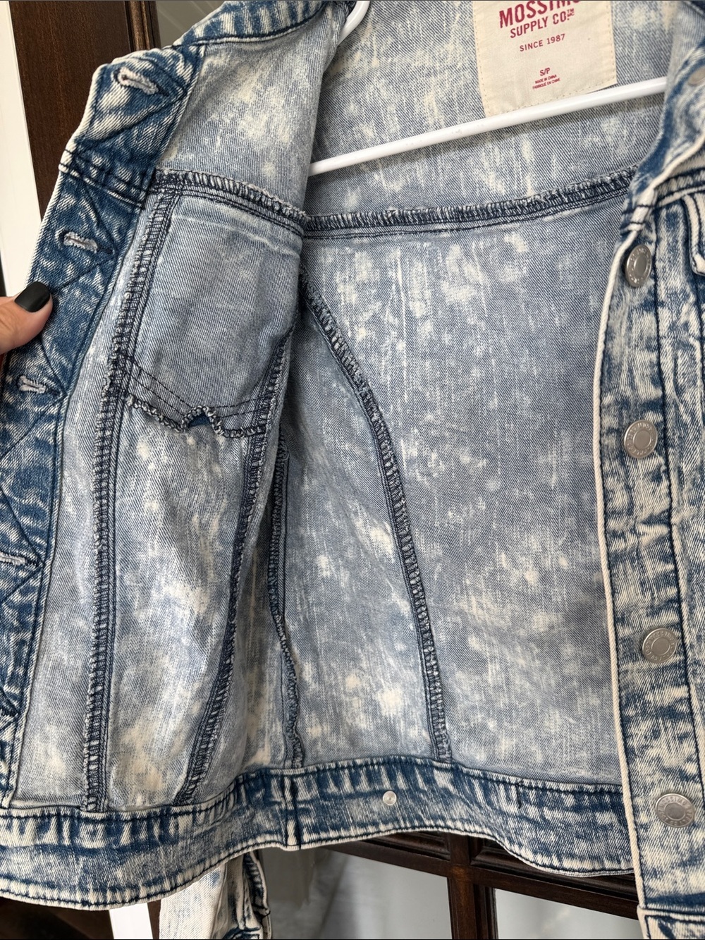 Mossimo Supply Co. Light Acid Wash Denim Jacket - Blue & White - Picture 4 of 6